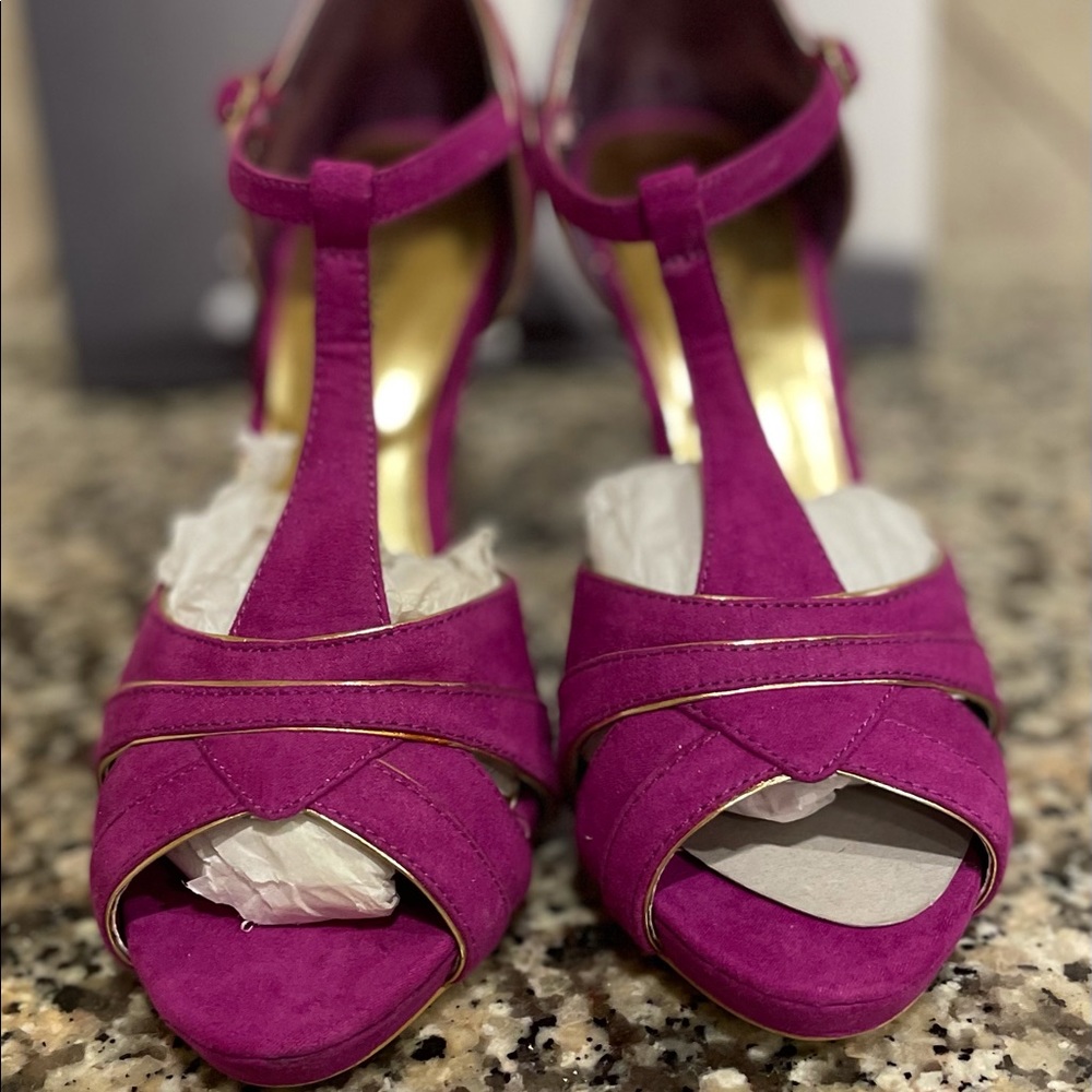 Call it Spring Pink Suede Pumps Like New